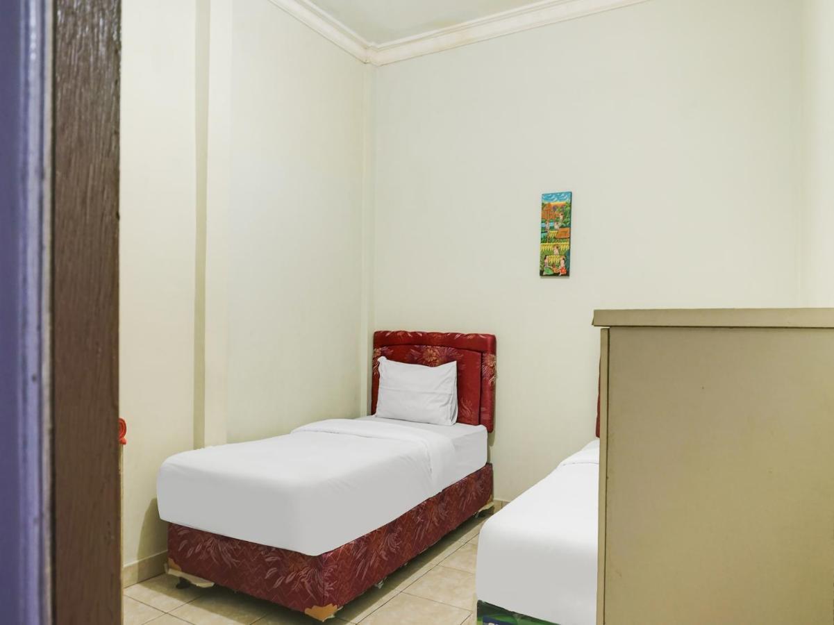 Oyo 2872 Garuda Guest House Banjarmasin  Kültér fotó